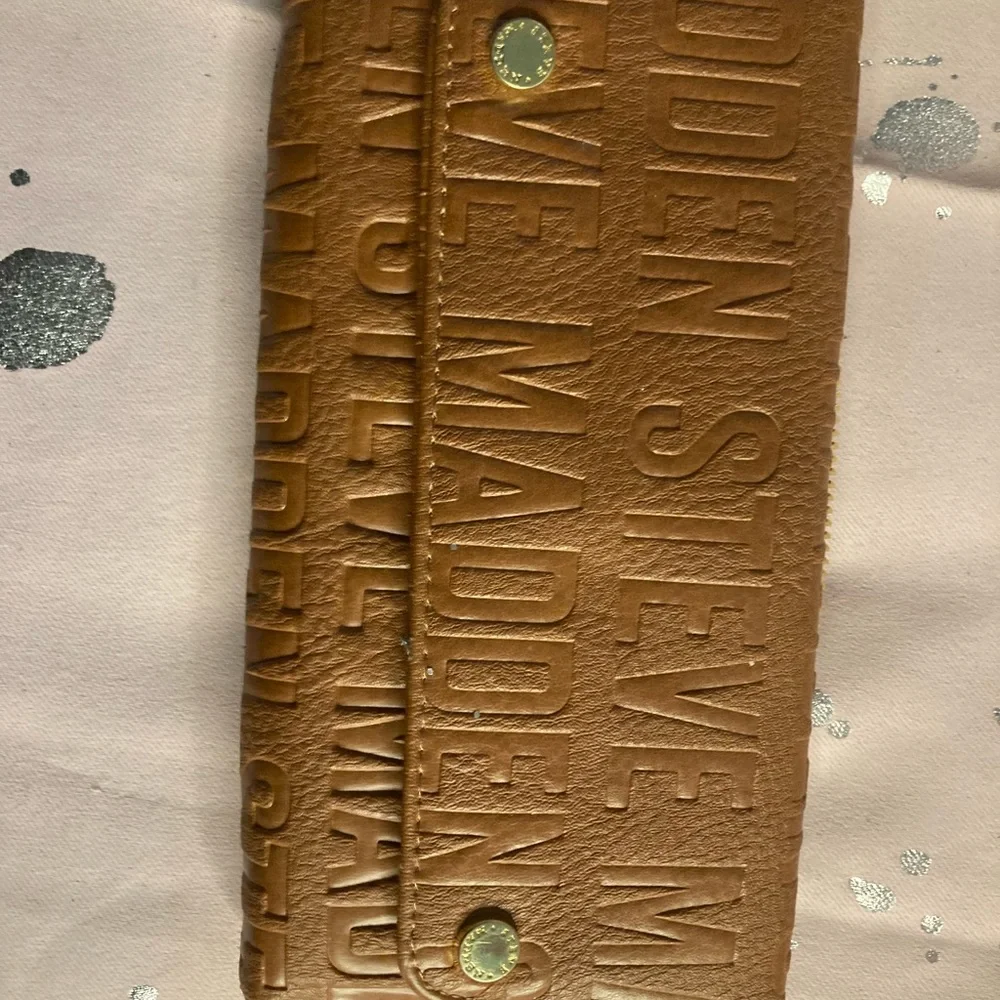 Used wallet - Picture 4 of 6
